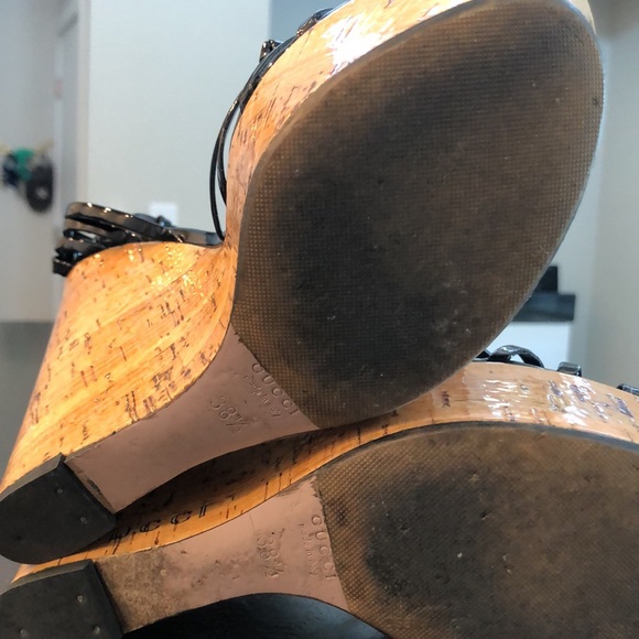 Gucci Black Vernice Wedge Sandals - Picture 8 of 8